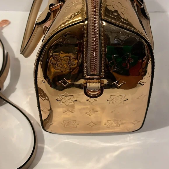 100% Authentic Michael Kors Rose Gold Color Handba - Picture 13 of 14